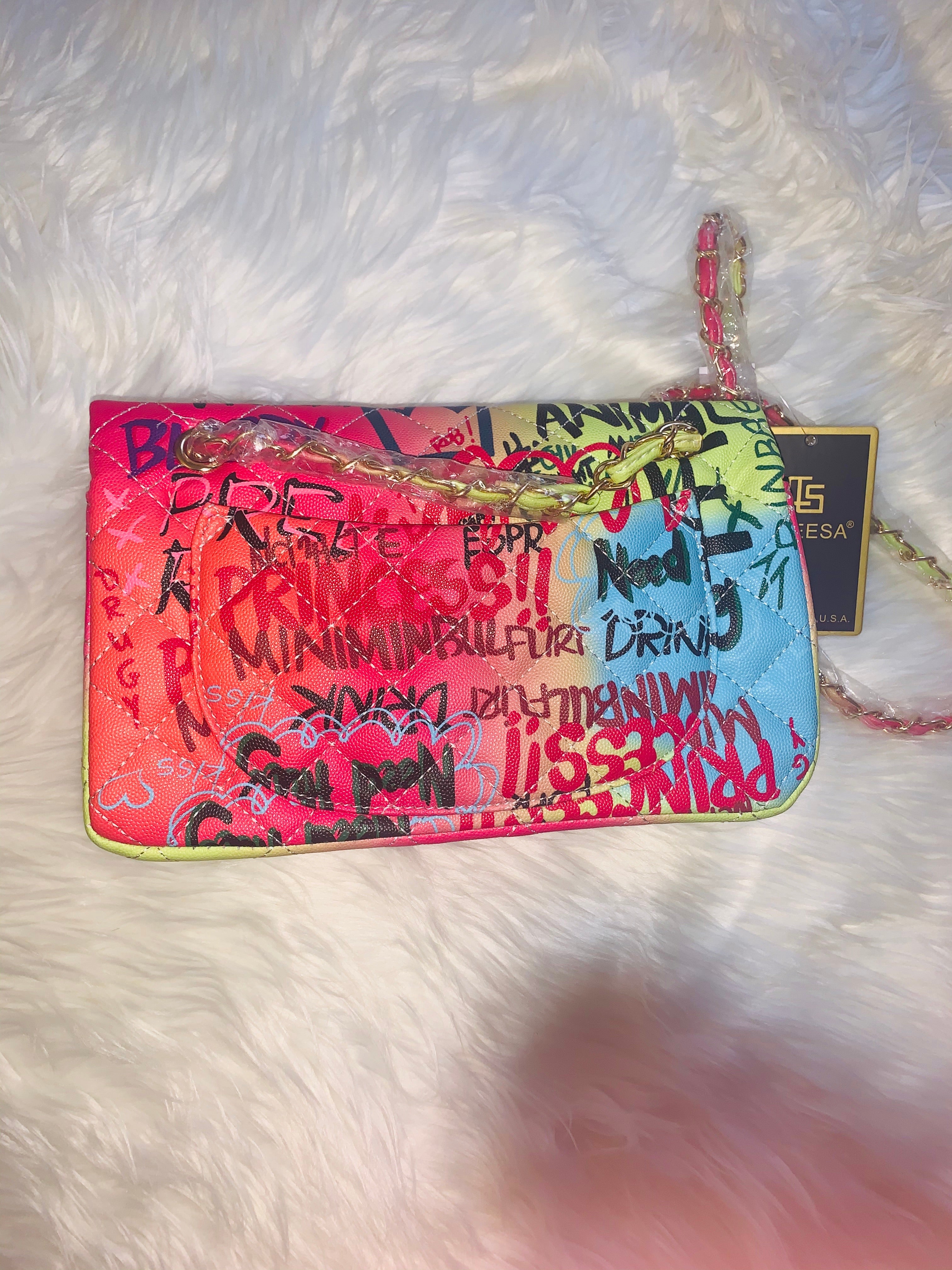 GRAFFITI PRINT PURSE - Tamaracloset