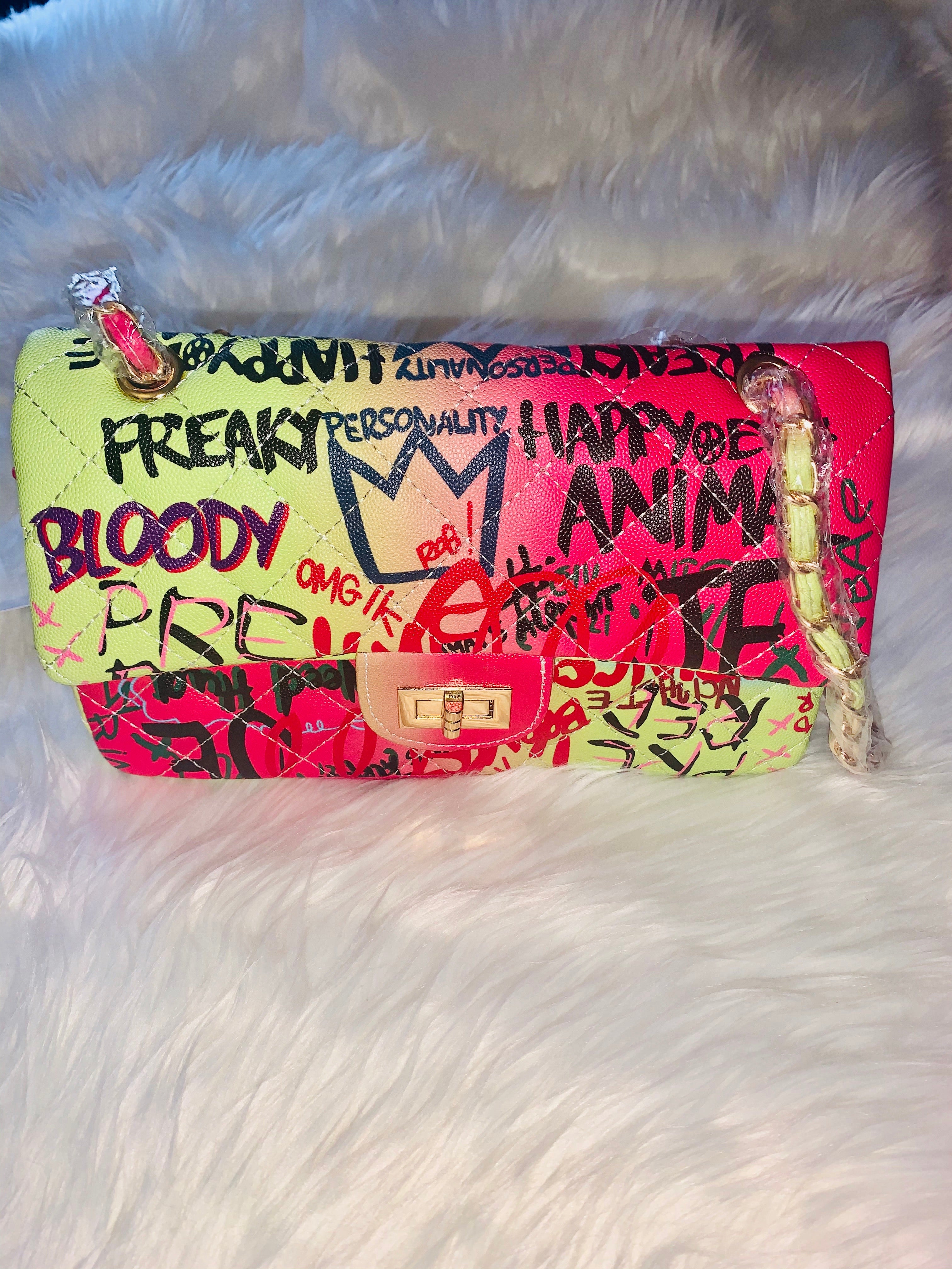 GRAFFITI PRINT PURSE - Tamaracloset