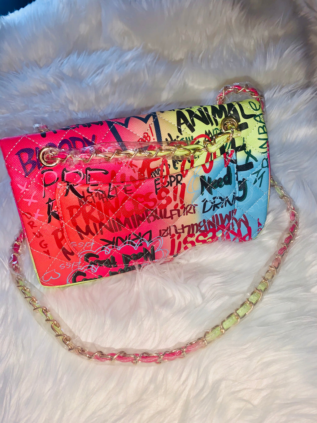 GRAFFITI PRINT PURSE - Tamaracloset